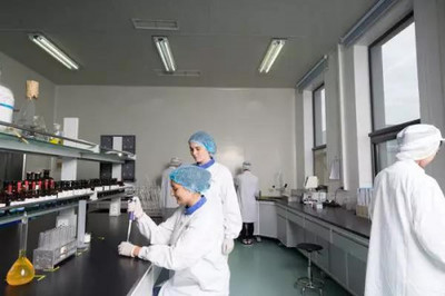攜手丁香醫生調研 新乳業推出活潤晶球酸奶